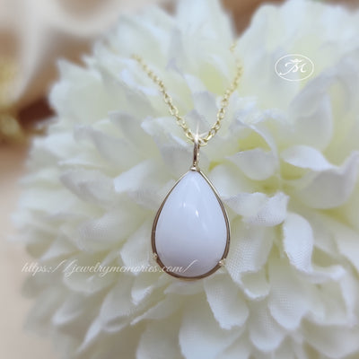 Ariel Gold Teardrop Breastmilk Pendant
