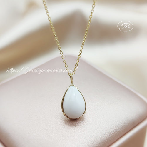 Ariel Gold Teardrop Breastmilk Pendant