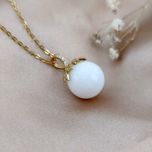 Load image into Gallery viewer, Water Lily Breastmilk Pendant
