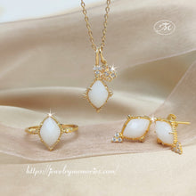 Load image into Gallery viewer, &quot;Isla&quot; Diamond Shape Breast Milk Jewelry Set