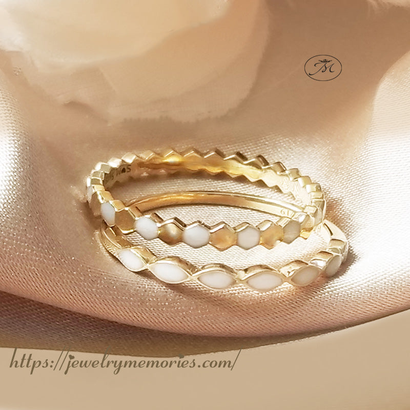 Gold Scallop Stacking Breastmilk Ring