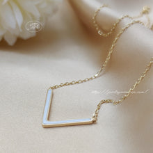 Load image into Gallery viewer, Gold Chevron Breastmilk Necklace